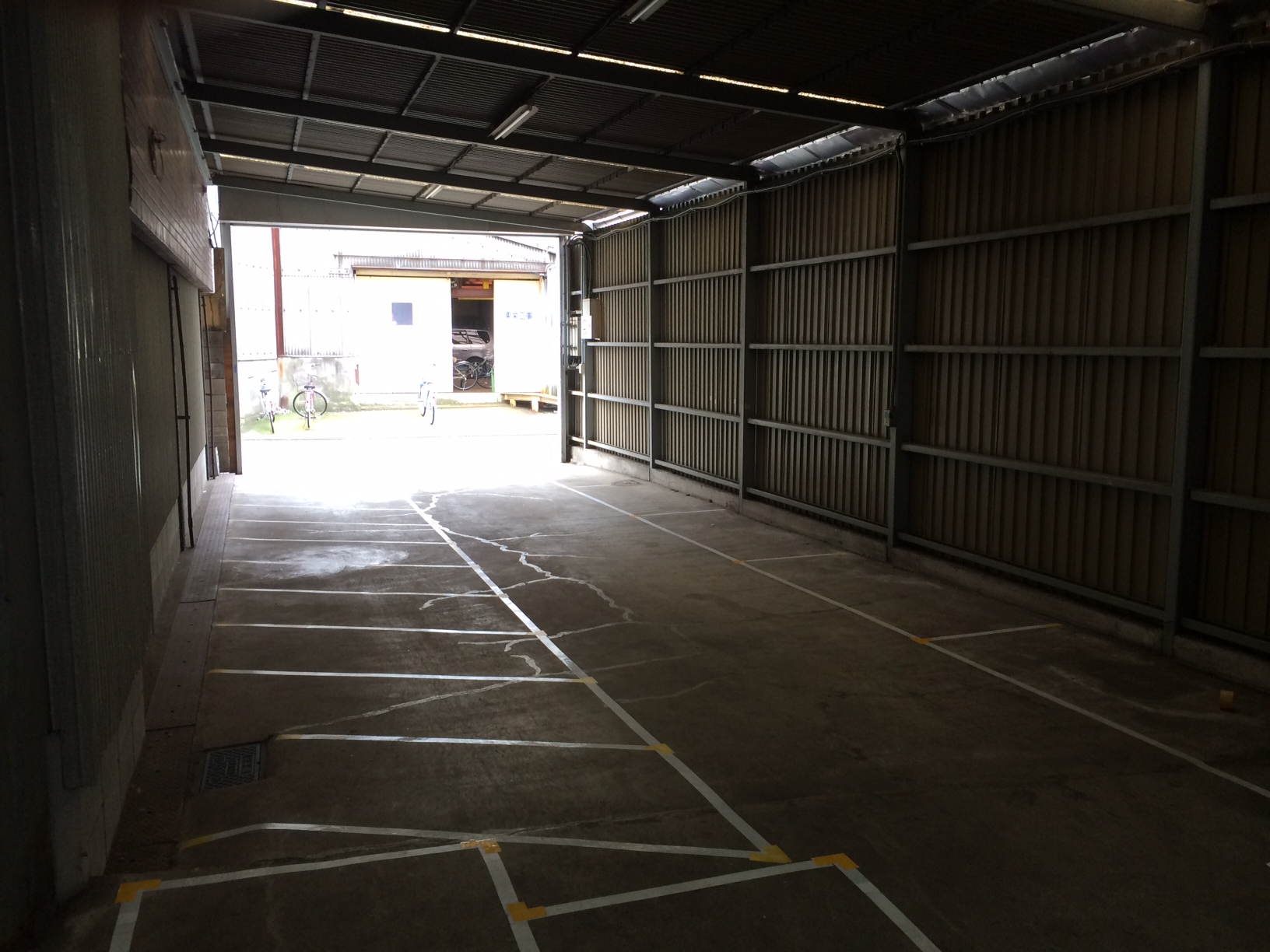 BAY GARAGE川崎桜本の物件外観 BAY GARAGE川崎桜本の物件外観